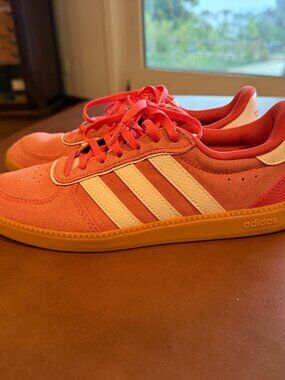 Women's Adidas Like New Size 8.5